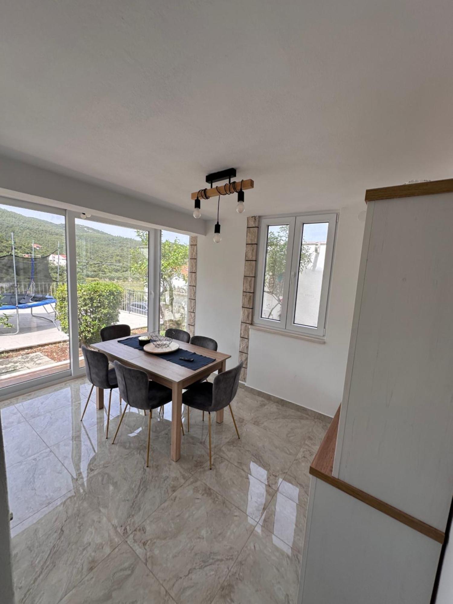 Apartment Castello Zrnovo
