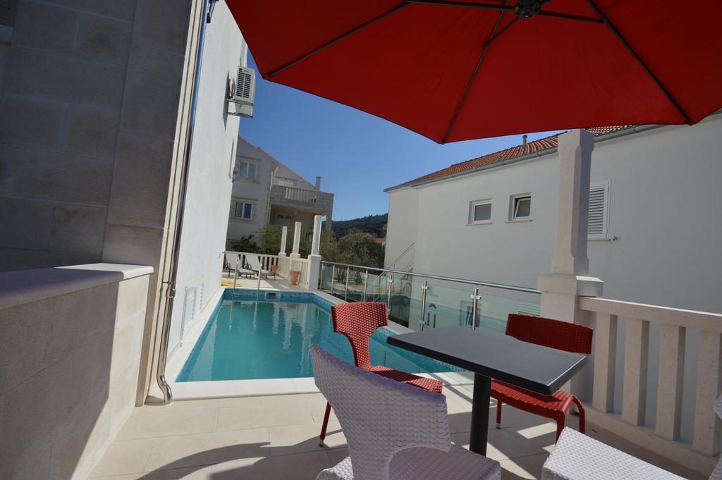 Castello Apartment *