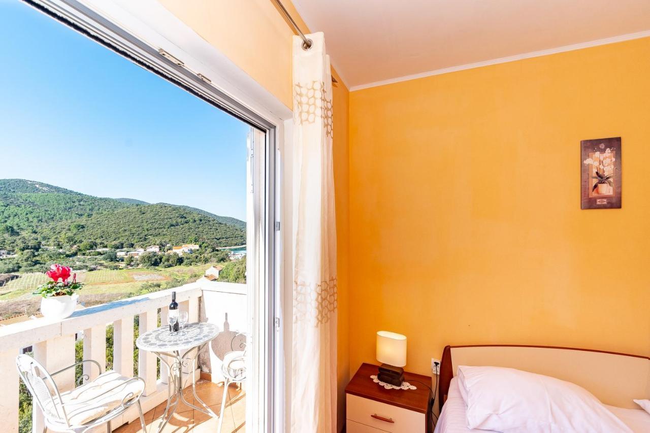 Castello * Zrnovo