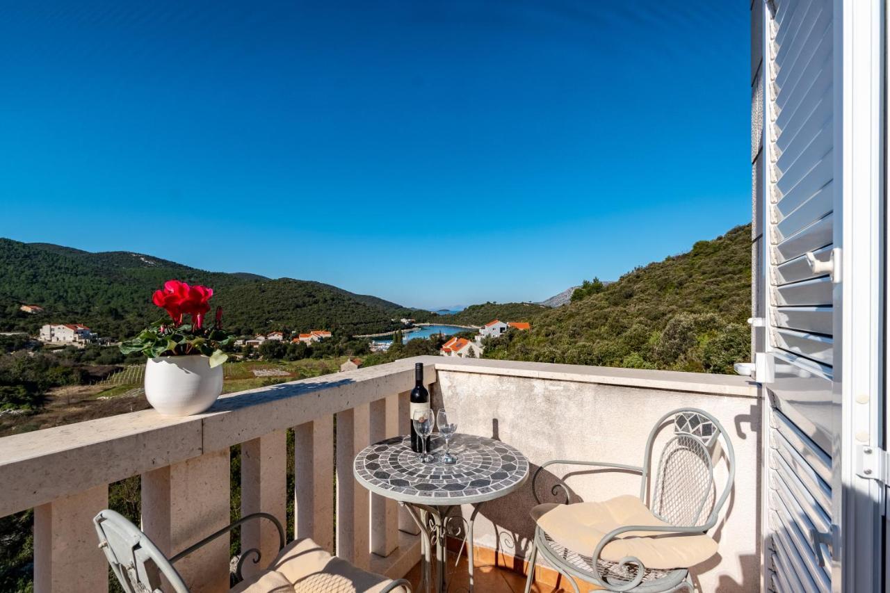 Castello Apartment *