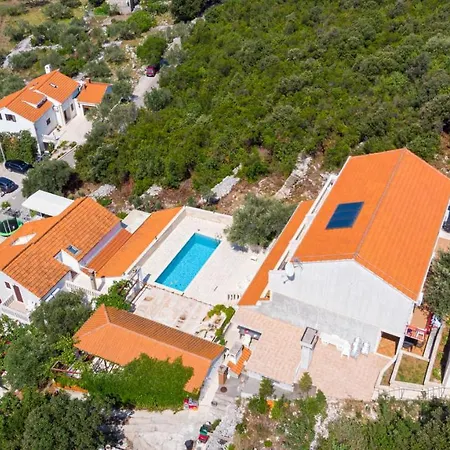 Villa Castello Zrnovo Exterior photo
