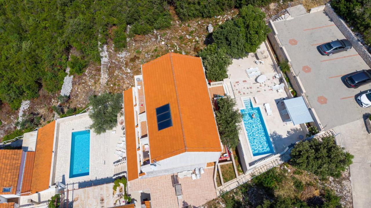 Castello Apartment *