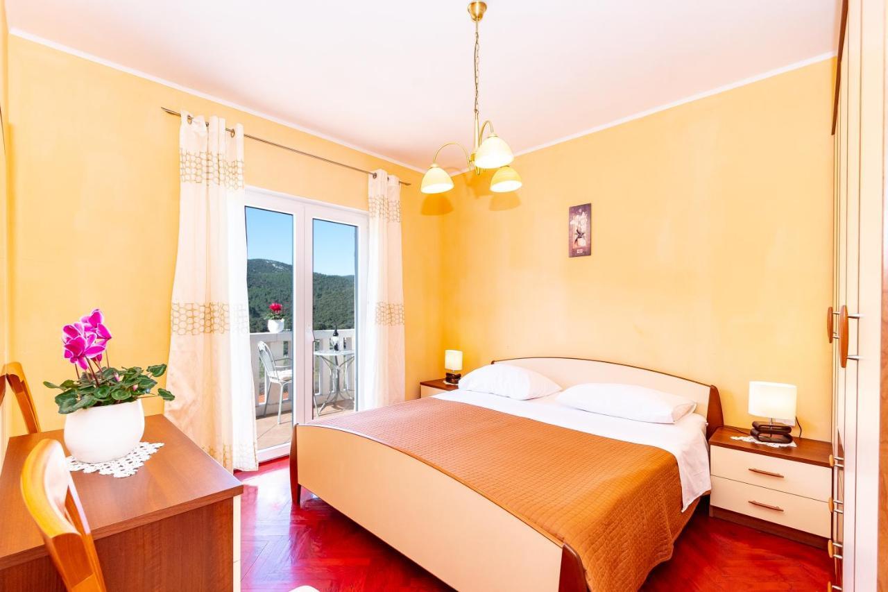 Apartment Castello Zrnovo